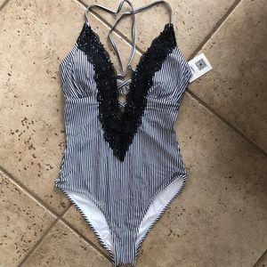 Black and white Cupshe swimsuit